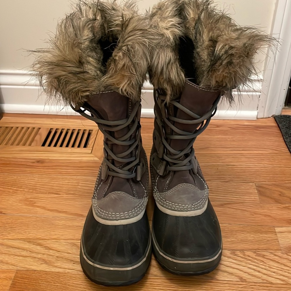 Sorel Boots - like new condition